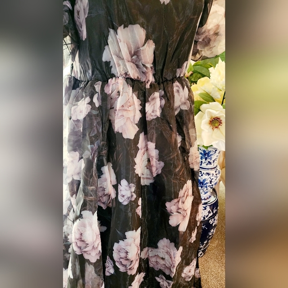 Rose Peony Maxi Dress - Picture 4 of 5